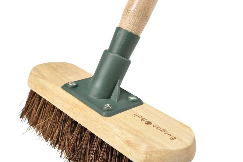 RHS 9" Deck & Scrubbing Brush Bassine