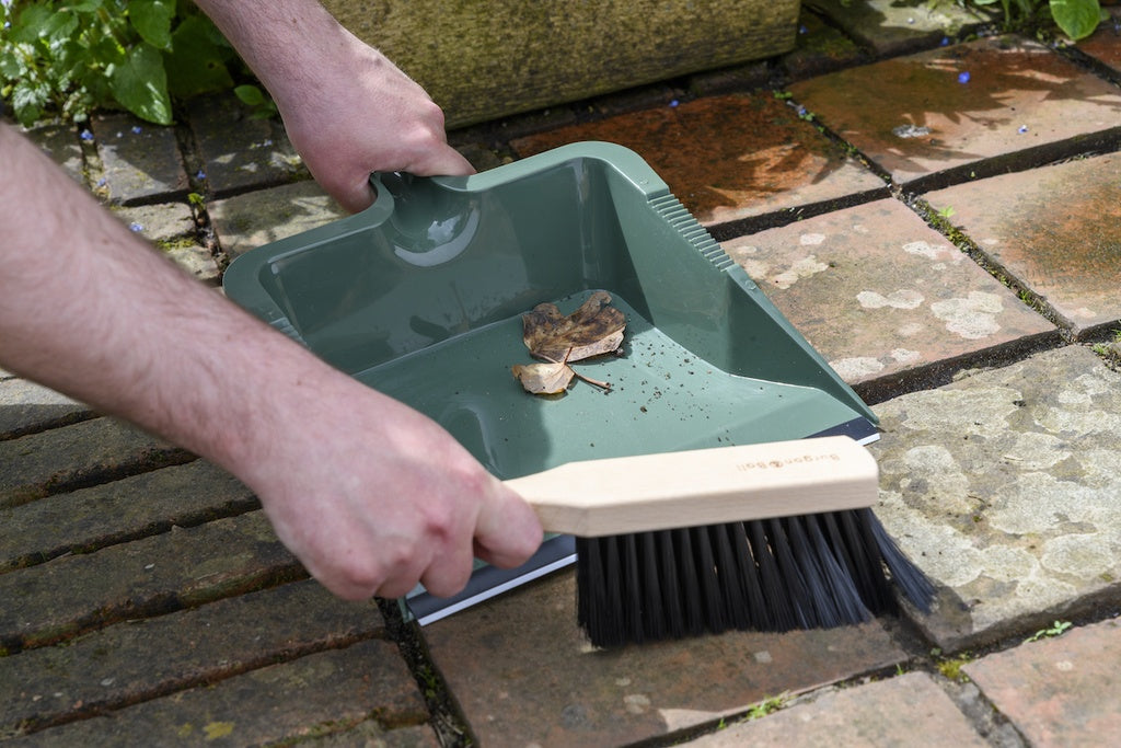 RHS Large Dustpan & Brush Set