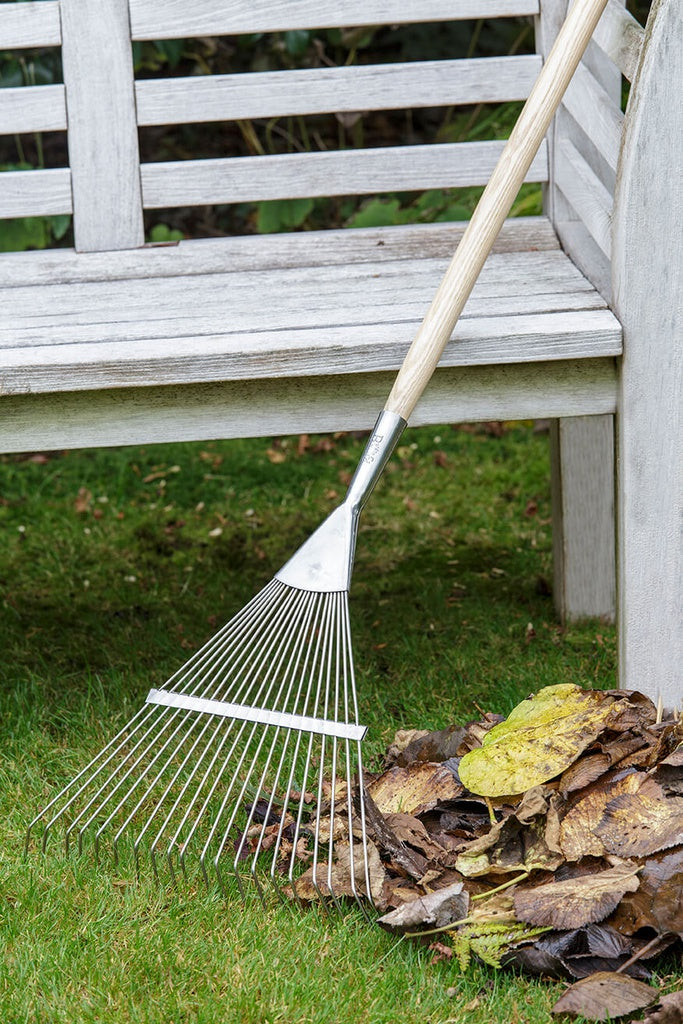 RHS Stainless Flexi-Tined Lawn Rake