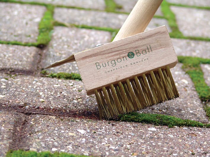 Short Miracle Block Paving Brush & Weeder
