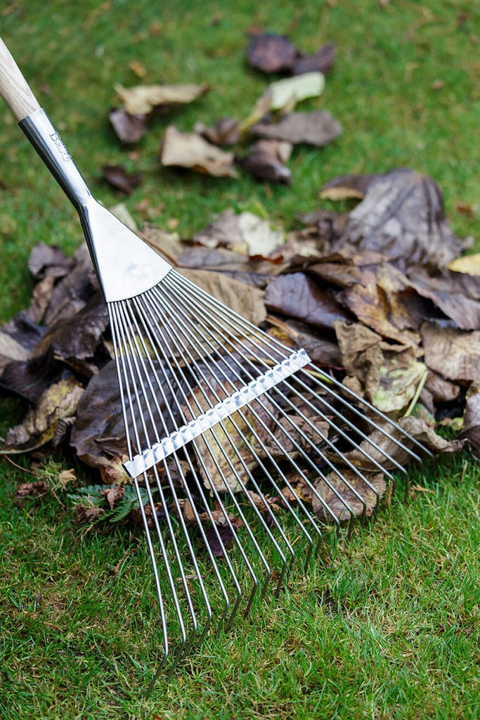 RHS Stainless Flexi-Tined Lawn Rake